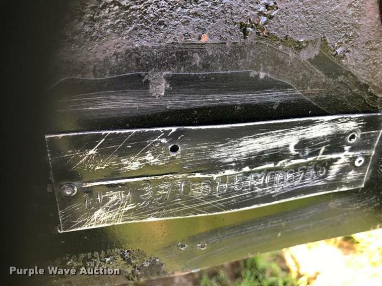 image for item CA9055 1993 Landoll drop deck trailer