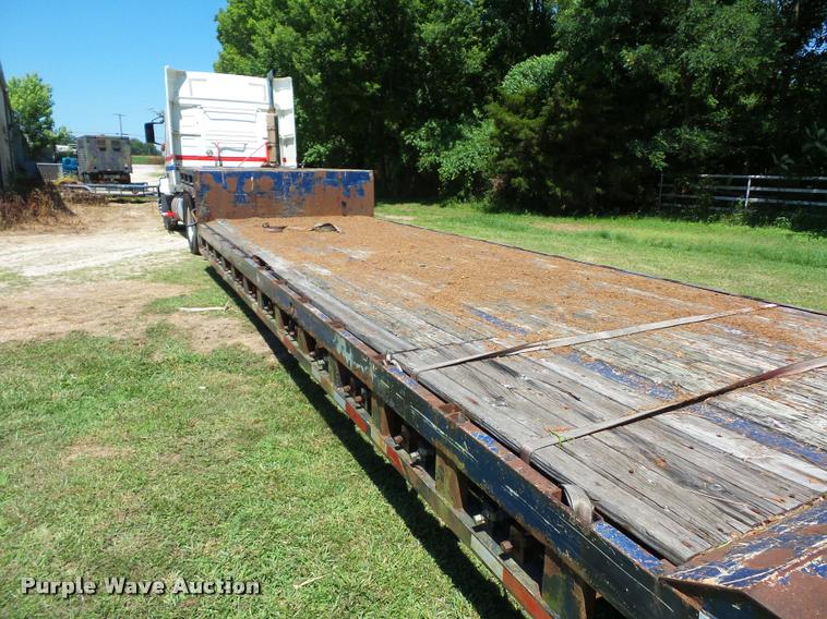 image for item CA9055 1993 Landoll drop deck trailer