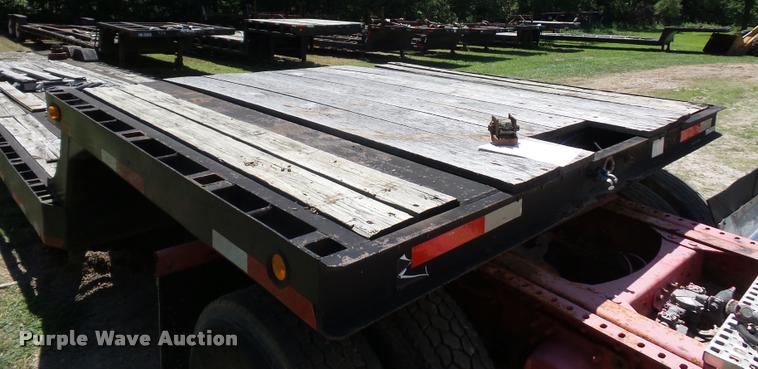 image for item CA9056 1989 drop deck trailer