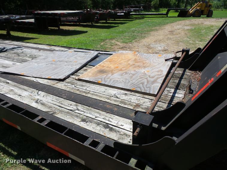 image for item CA9056 1989 drop deck trailer