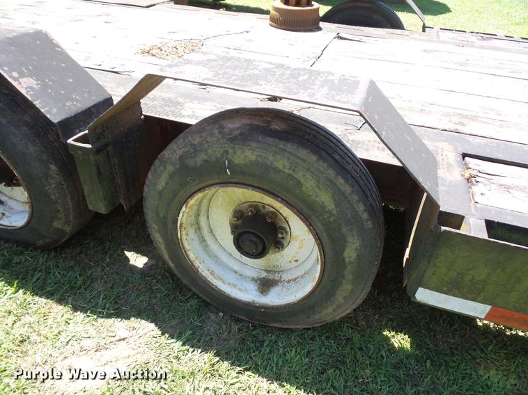 image for item CA9056 1989 drop deck trailer