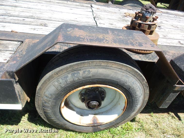 image for item CA9056 1989 drop deck trailer