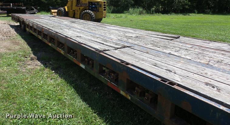 image for item CA9062 1993 Landoll drop deck trailer
