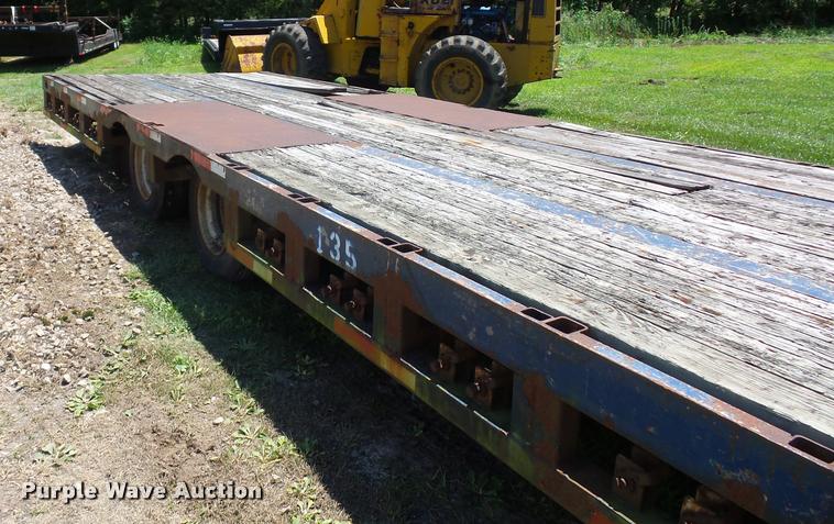 image for item CA9062 1993 Landoll drop deck trailer