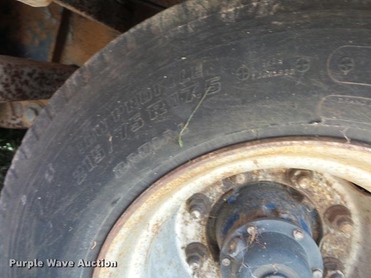 image for item CA9062 1993 Landoll drop deck trailer