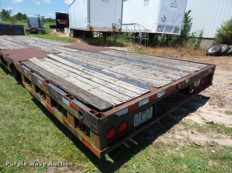 image for item CA9062 1993 Landoll drop deck trailer