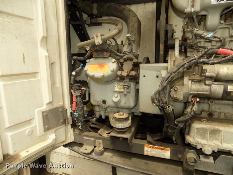 image for item DA3037 2009 Utility 3000R refrigerated van trailer