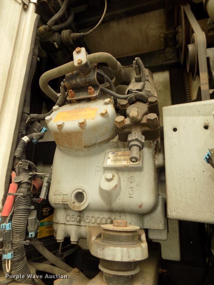 image for item DA3037 2009 Utility 3000R refrigerated van trailer