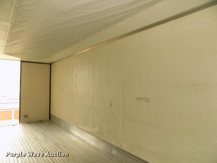 image for item DA3037 2009 Utility 3000R refrigerated van trailer