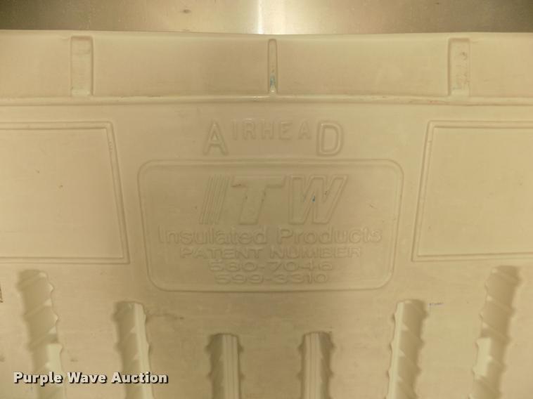 image for item DA3037 2009 Utility 3000R refrigerated van trailer