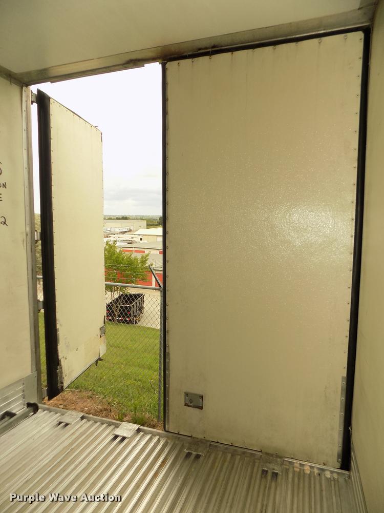 image for item DA3037 2009 Utility 3000R refrigerated van trailer