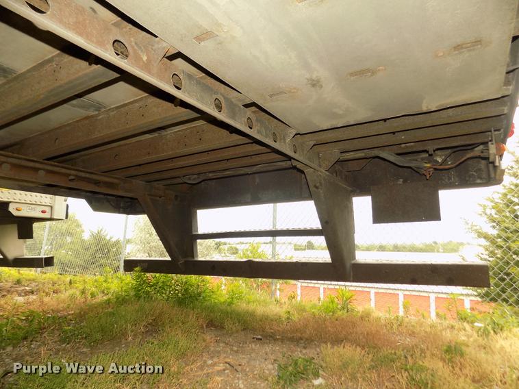 image for item DA3037 2009 Utility 3000R refrigerated van trailer