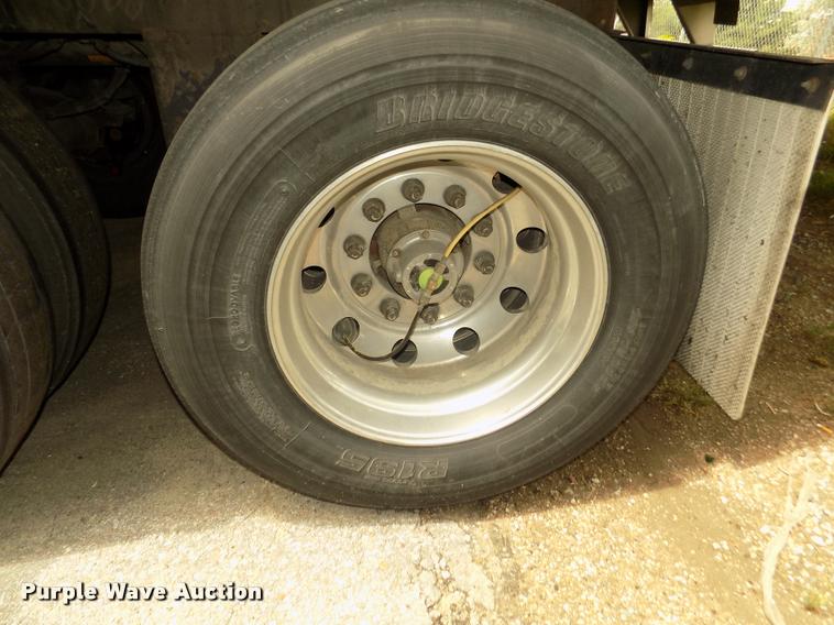 image for item DA3037 2009 Utility 3000R refrigerated van trailer