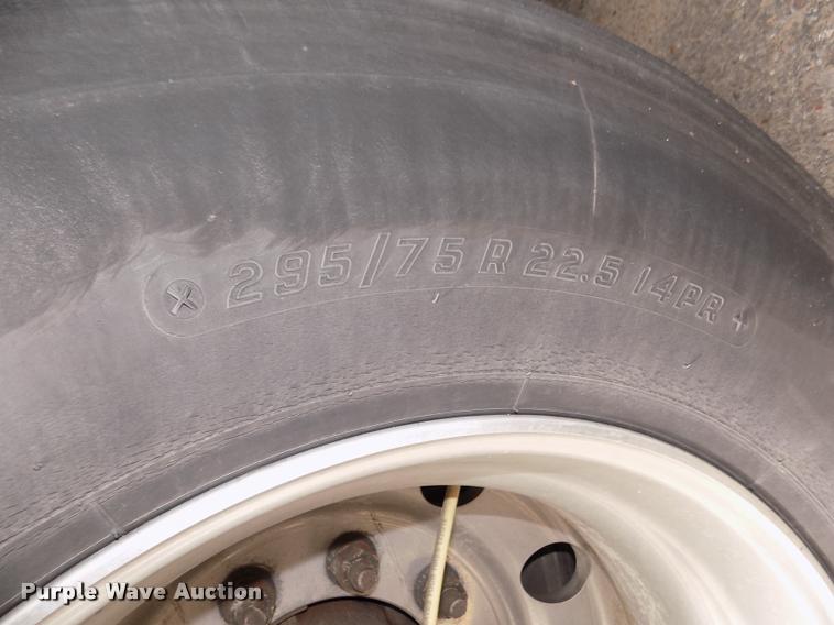 image for item DA3037 2009 Utility 3000R refrigerated van trailer