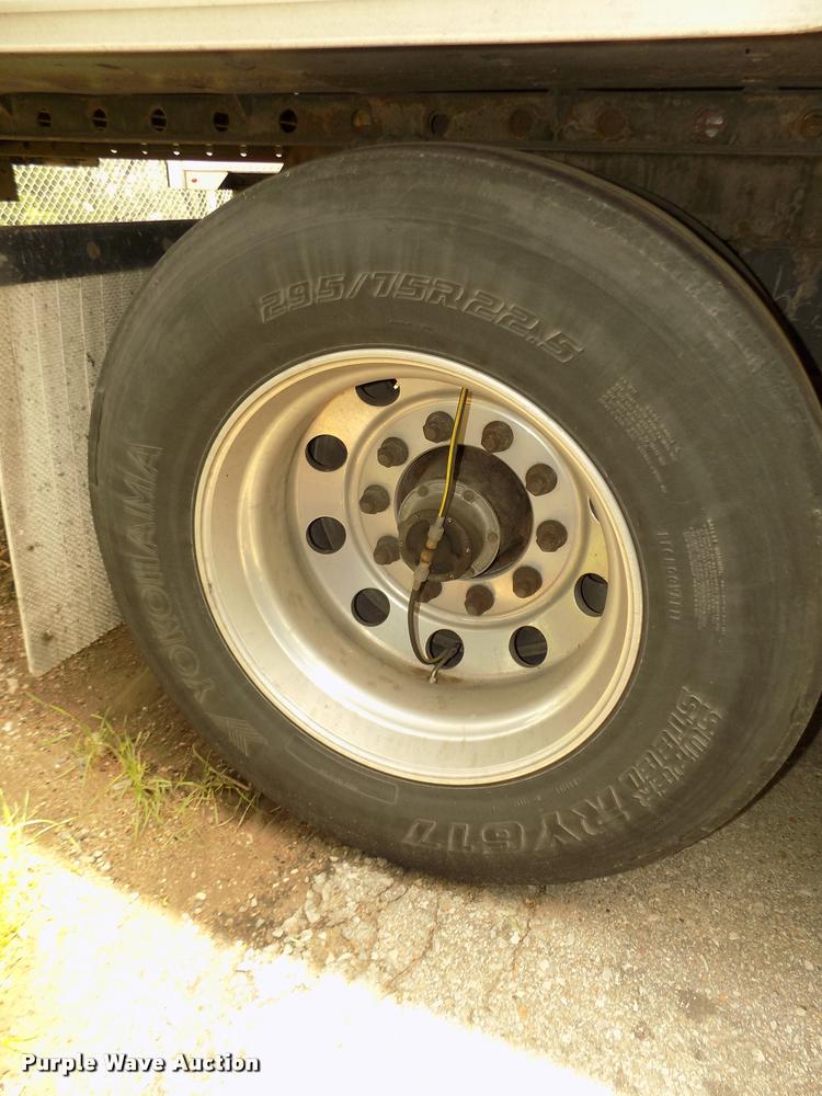 image for item DA3037 2009 Utility 3000R refrigerated van trailer