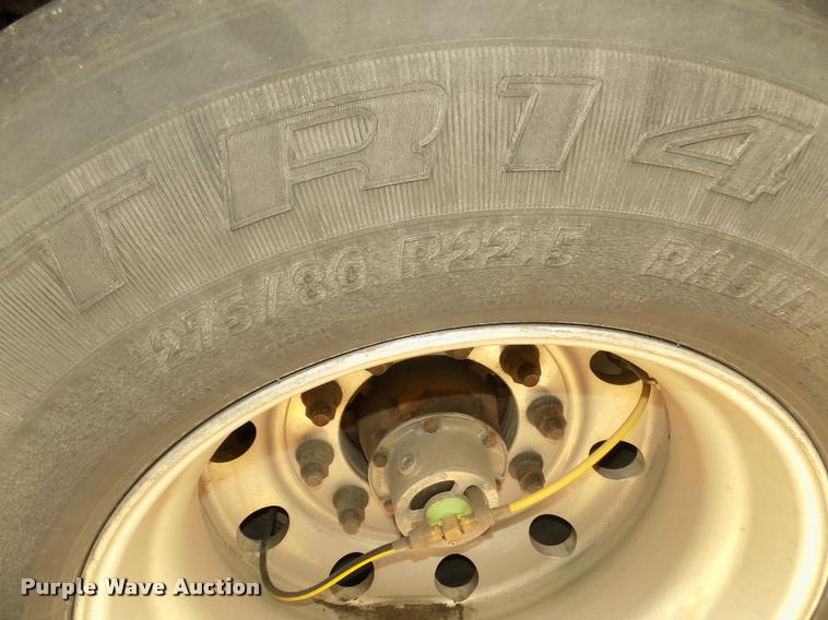 image for item DA3037 2009 Utility 3000R refrigerated van trailer