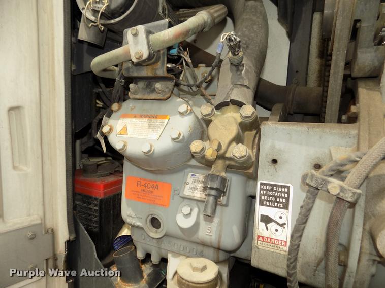 image for item DA3038 2014 Utility 3000R refrigerated van trailer