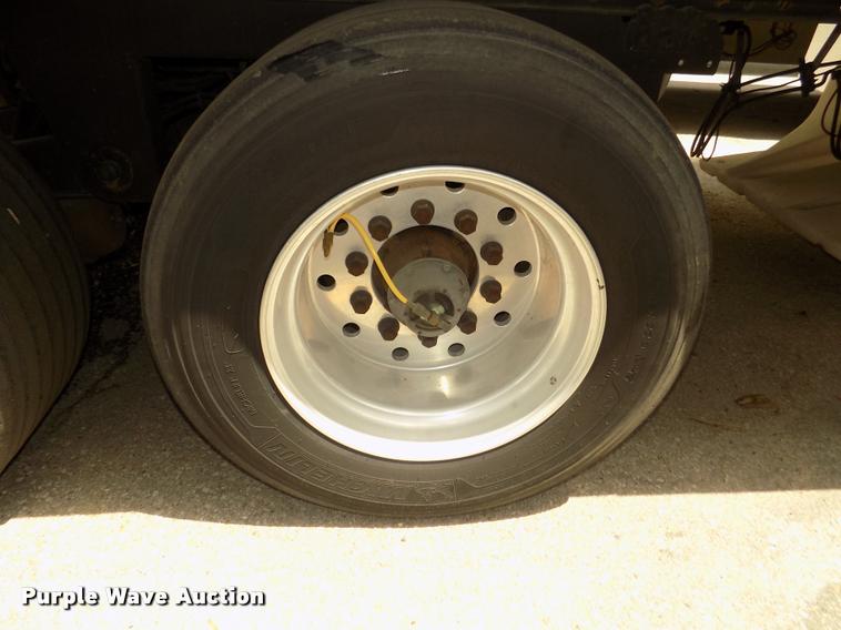 image for item DA3038 2014 Utility 3000R refrigerated van trailer