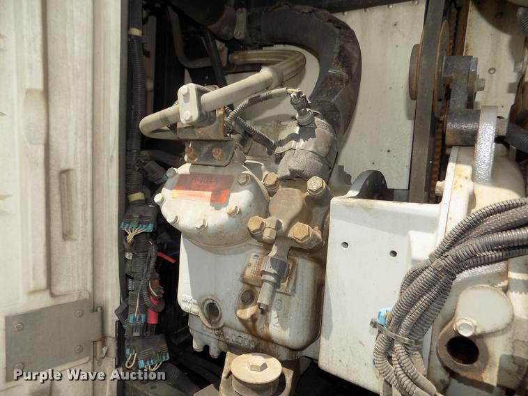 image for item DA3039 2009 Utility 3000R refrigerated van trailer