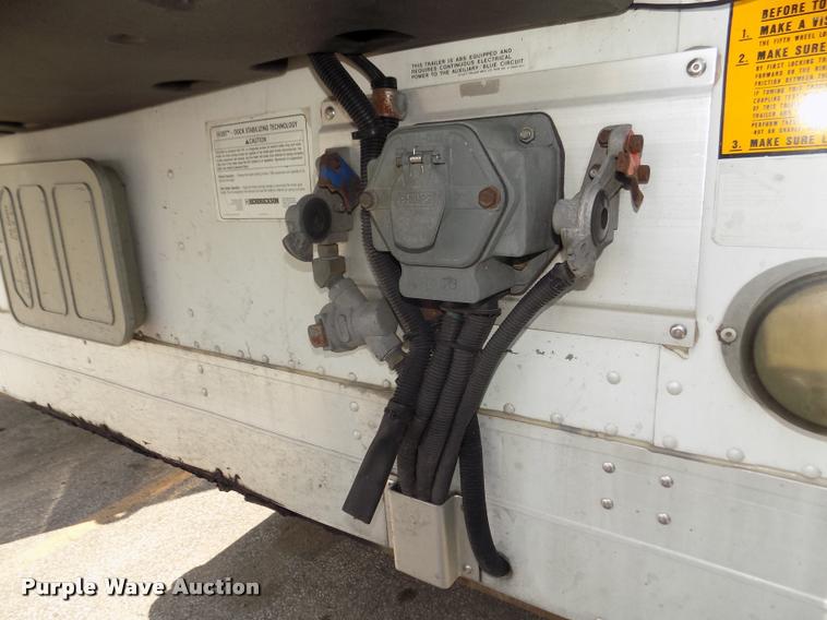 image for item DA3039 2009 Utility 3000R refrigerated van trailer