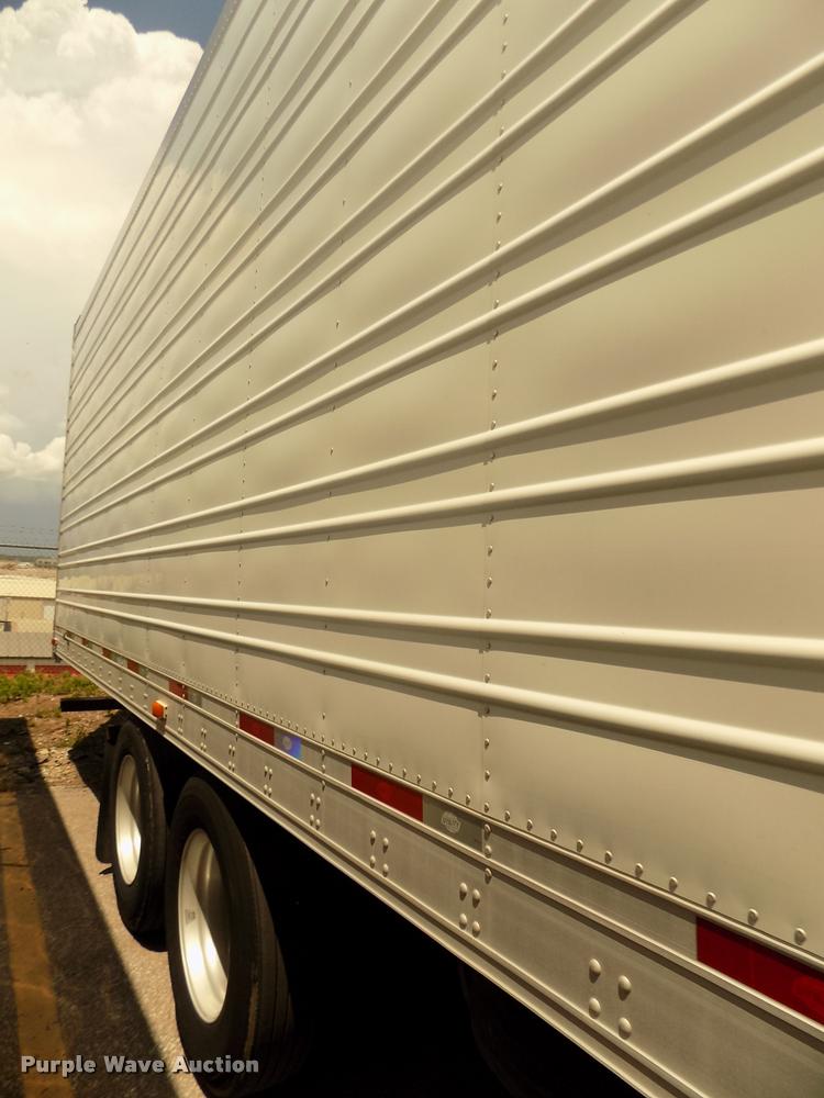 image for item DA3039 2009 Utility 3000R refrigerated van trailer