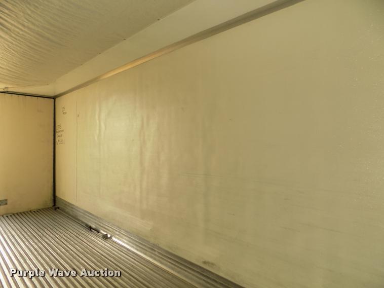 image for item DA3039 2009 Utility 3000R refrigerated van trailer