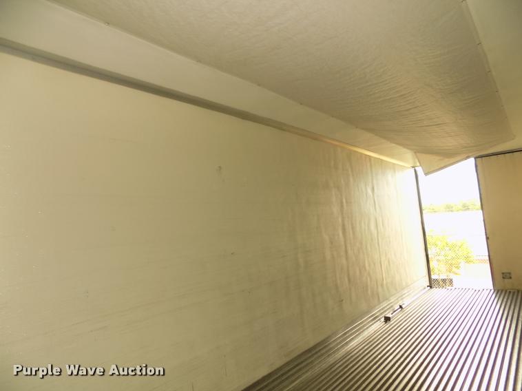 image for item DA3039 2009 Utility 3000R refrigerated van trailer