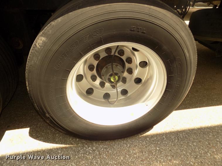 image for item DA3039 2009 Utility 3000R refrigerated van trailer