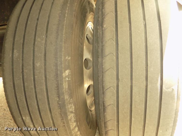 image for item DA3039 2009 Utility 3000R refrigerated van trailer