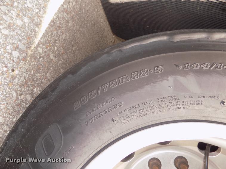 image for item DA3039 2009 Utility 3000R refrigerated van trailer