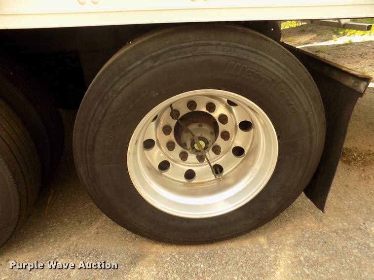 image for item DA3039 2009 Utility 3000R refrigerated van trailer