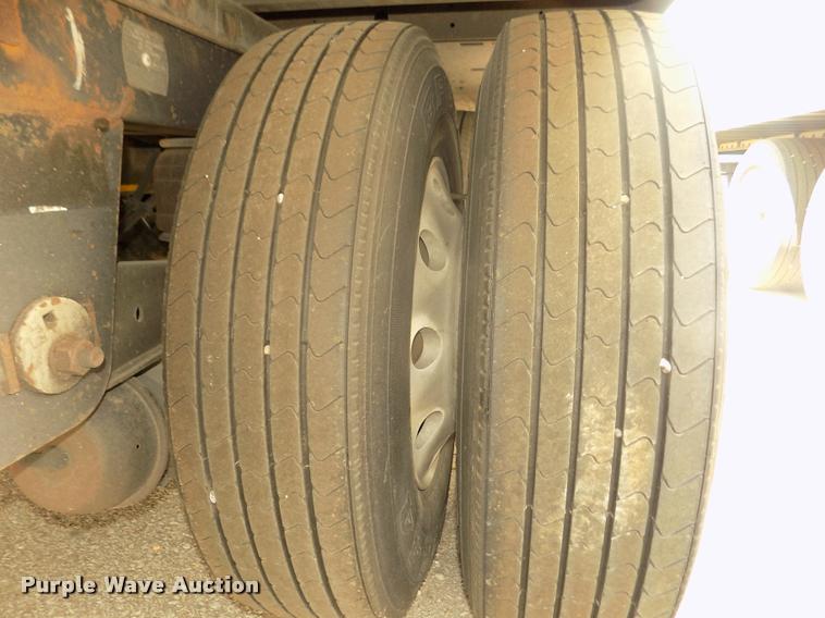 image for item DA3039 2009 Utility 3000R refrigerated van trailer