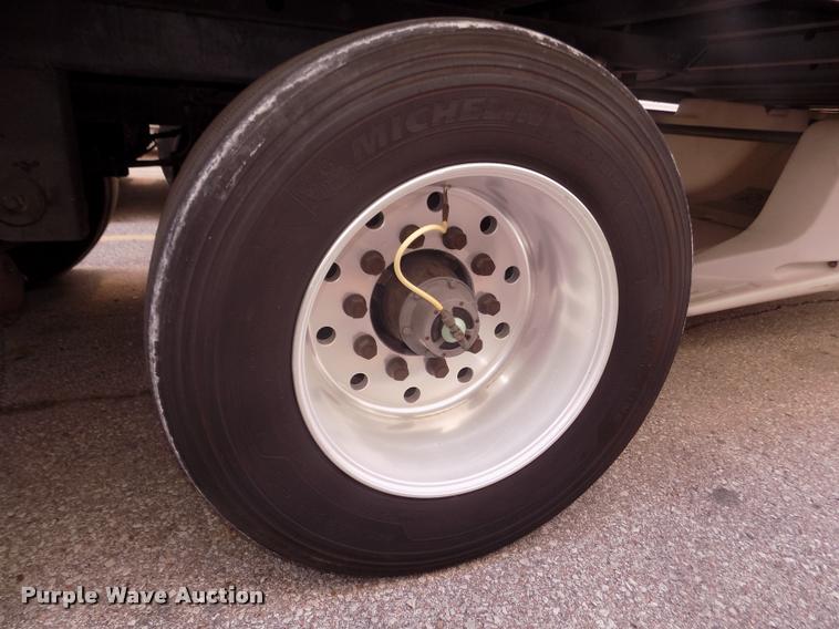 image for item DA3041 2014 Utility 3000R refrigerated van trailer