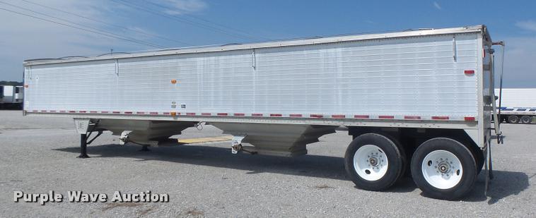 image for item DB1397 1998 Wilson double hopper grain trailer