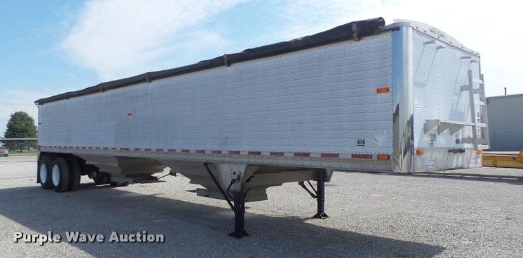 image for item DB1397 1998 Wilson double hopper grain trailer