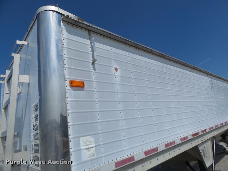 image for item DB1397 1998 Wilson double hopper grain trailer