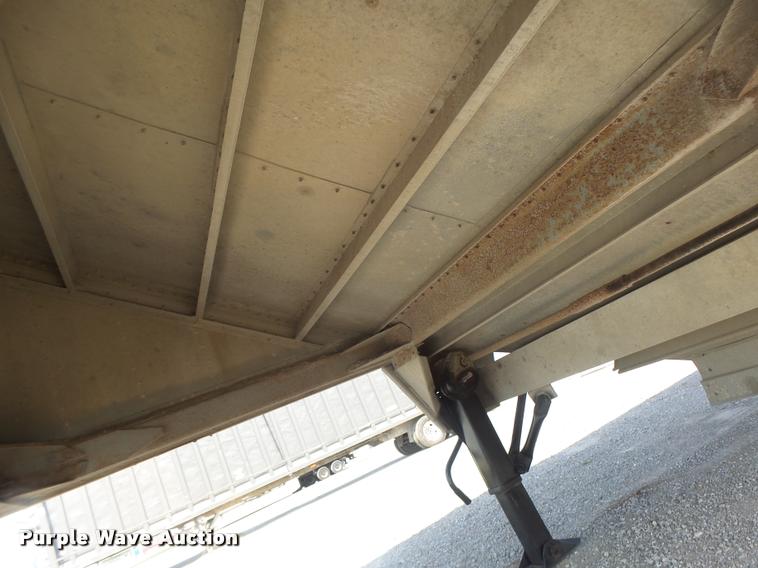 image for item DB1397 1998 Wilson double hopper grain trailer