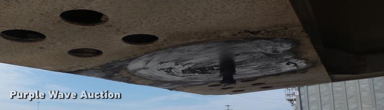 image for item DB1397 1998 Wilson double hopper grain trailer