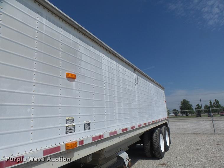 image for item DB1397 1998 Wilson double hopper grain trailer
