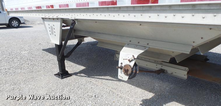 image for item DB1397 1998 Wilson double hopper grain trailer