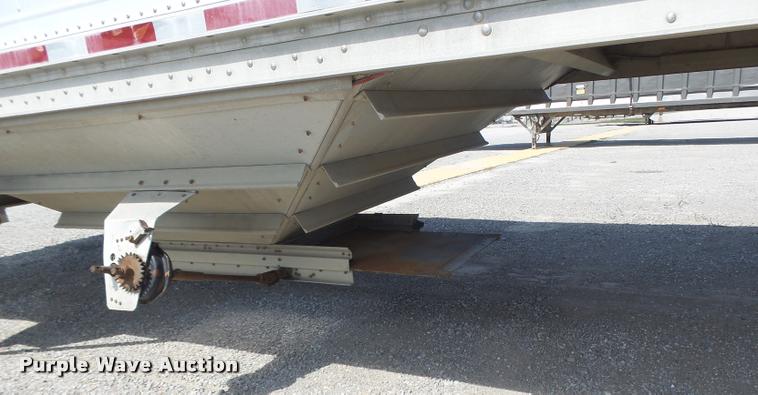 image for item DB1397 1998 Wilson double hopper grain trailer