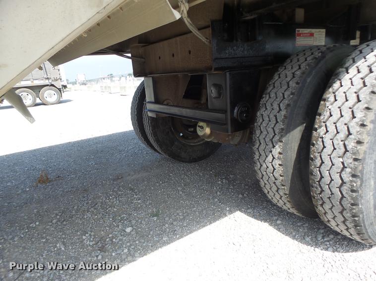 image for item DB1397 1998 Wilson double hopper grain trailer