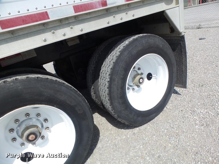 image for item DB1397 1998 Wilson double hopper grain trailer