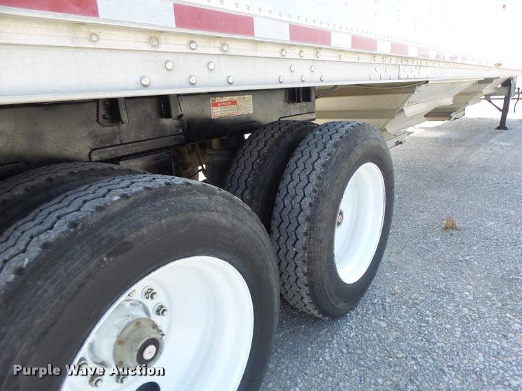 image for item DB1397 1998 Wilson double hopper grain trailer