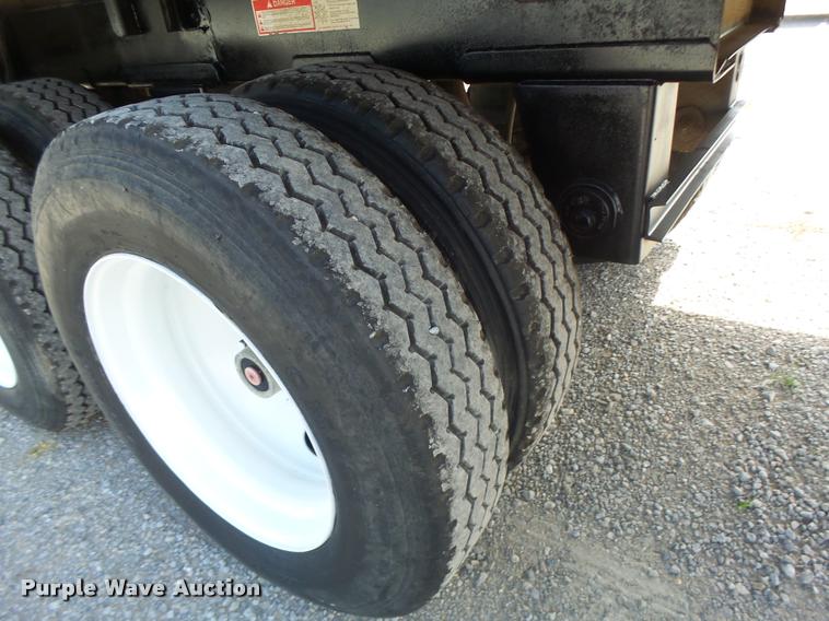 image for item DB1397 1998 Wilson double hopper grain trailer