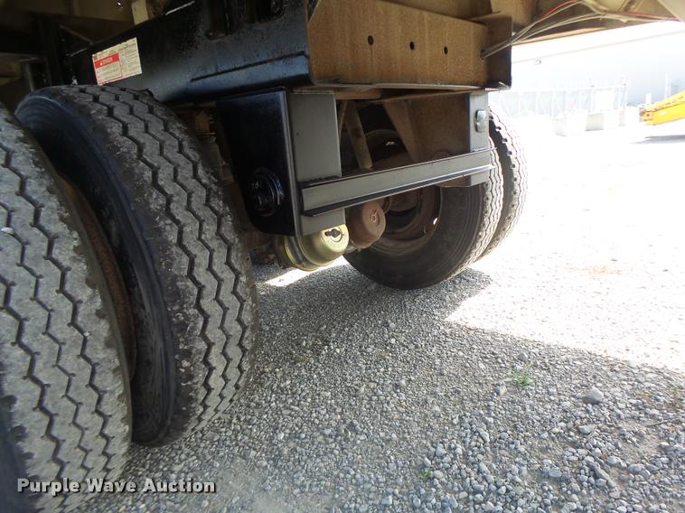 image for item DB1397 1998 Wilson double hopper grain trailer