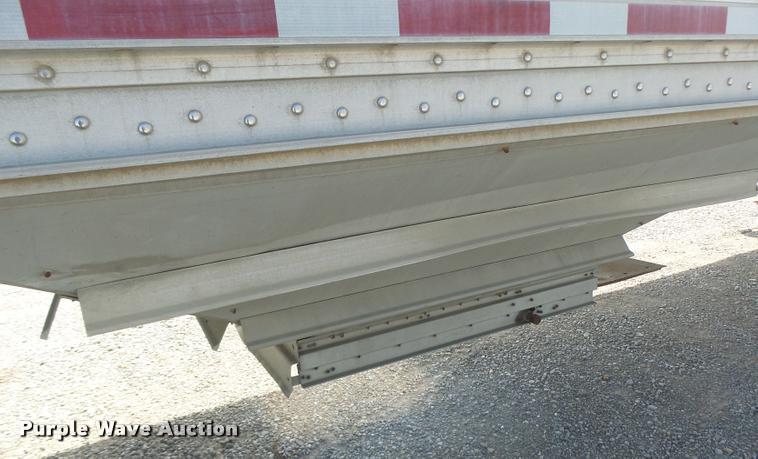 image for item DB1397 1998 Wilson double hopper grain trailer