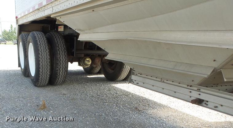 image for item DB1397 1998 Wilson double hopper grain trailer
