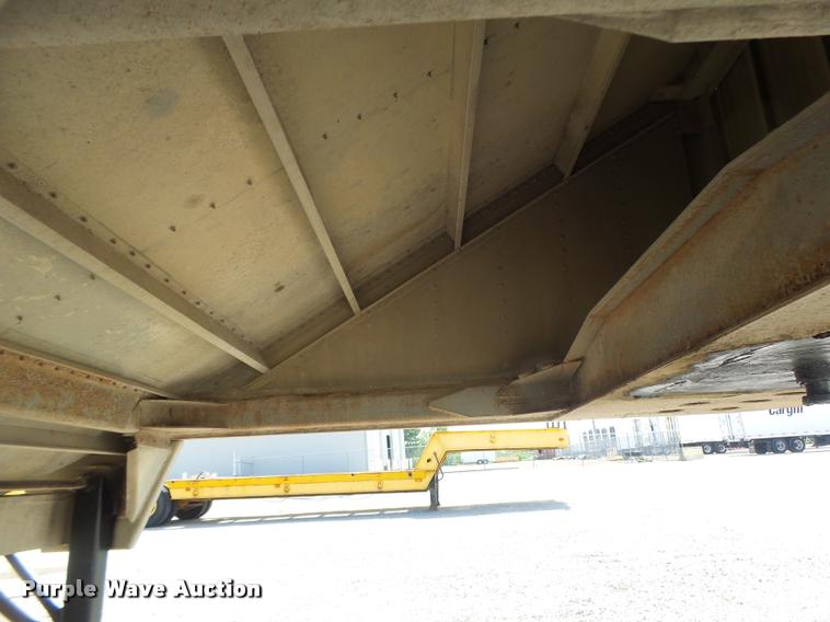 image for item DB1397 1998 Wilson double hopper grain trailer