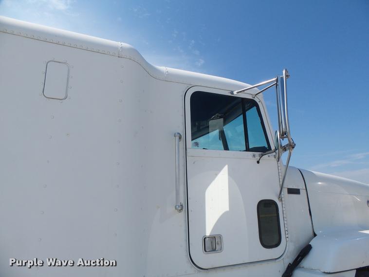 image for item DB1398 1993 Freightliner FLD semi truck
